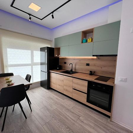 Sunflower Apartment ติรานา ภายนอก รูปภาพ