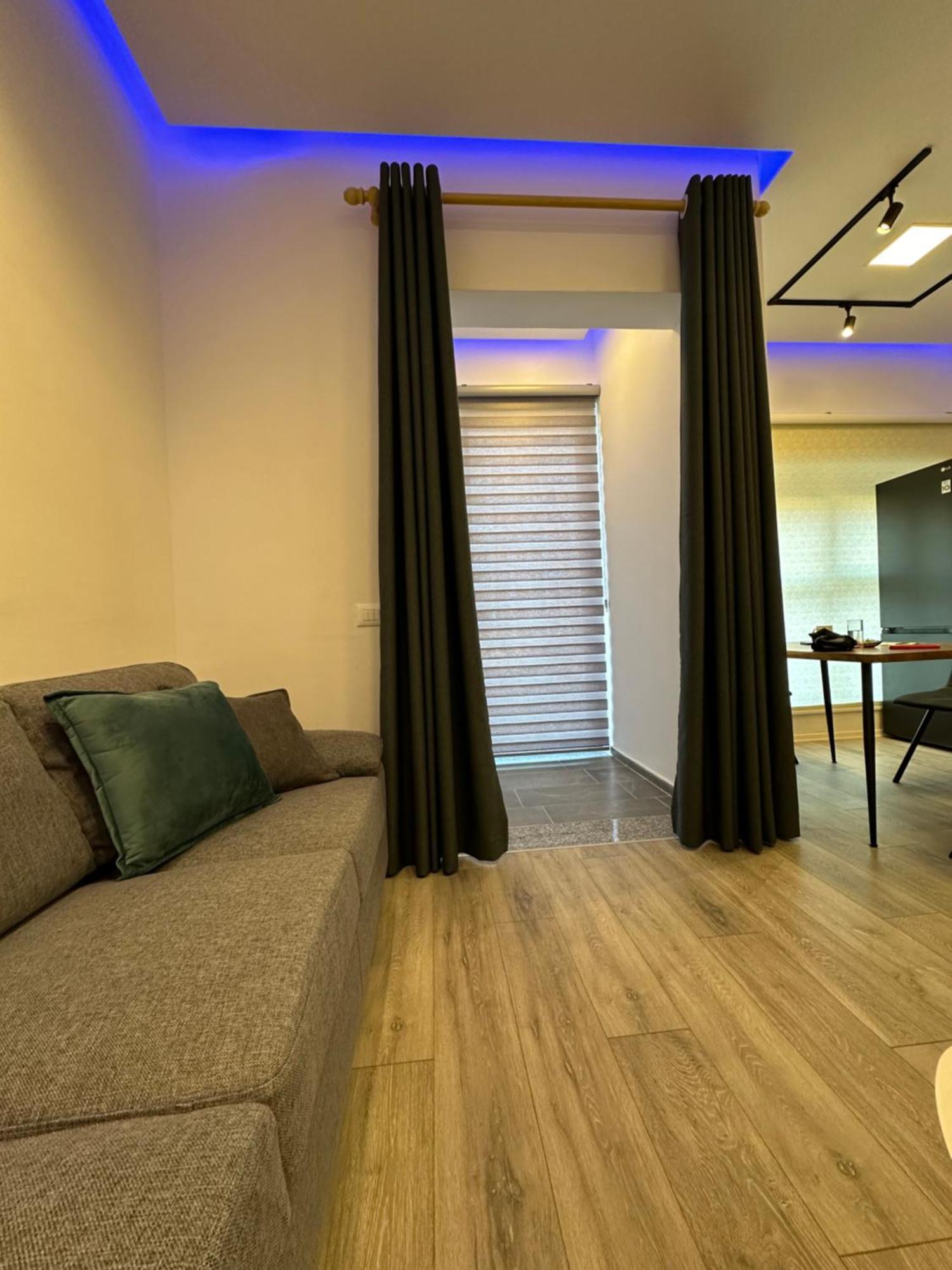 Sunflower Apartment ติรานา ภายนอก รูปภาพ