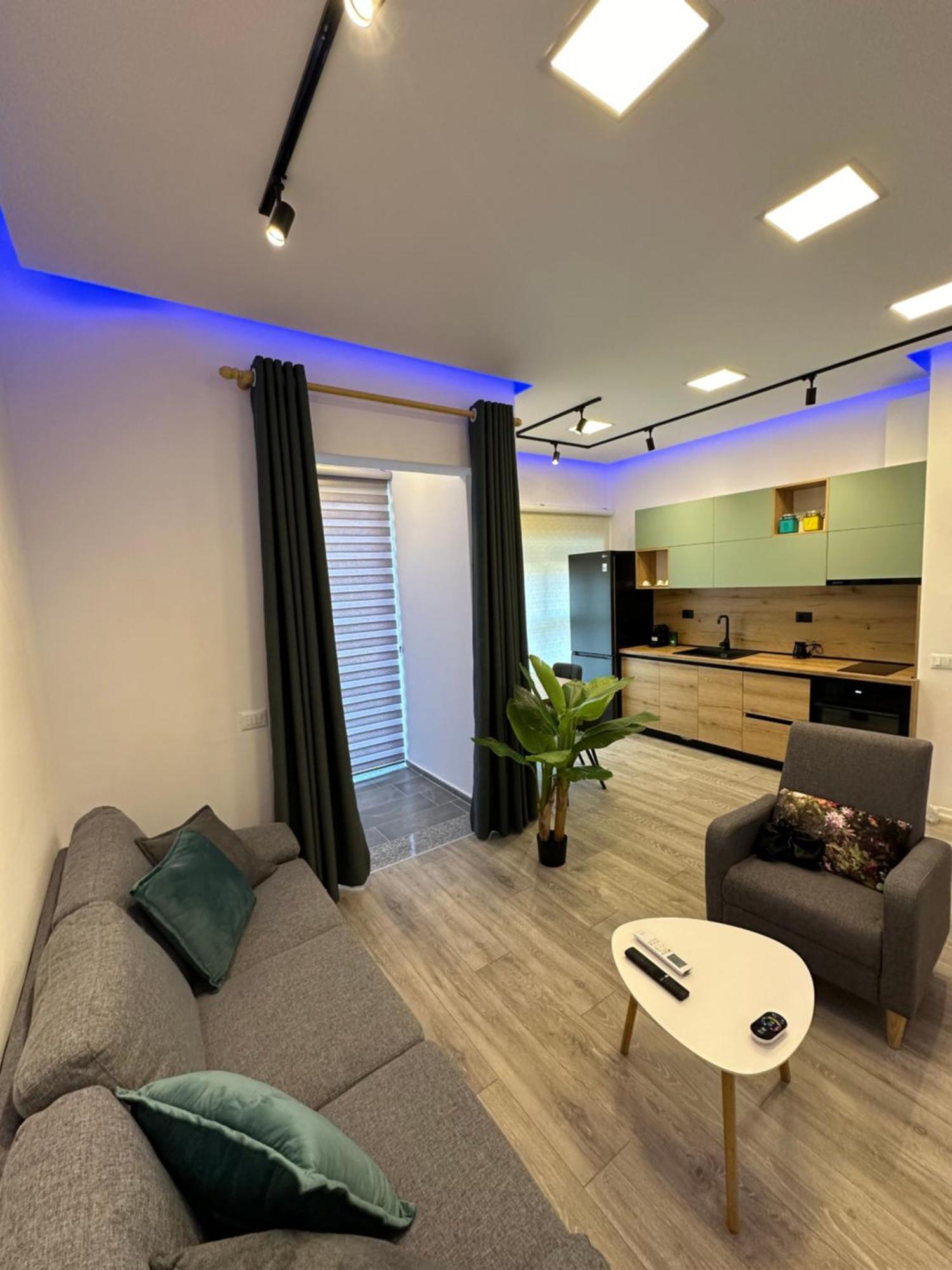 Sunflower Apartment ติรานา ภายนอก รูปภาพ