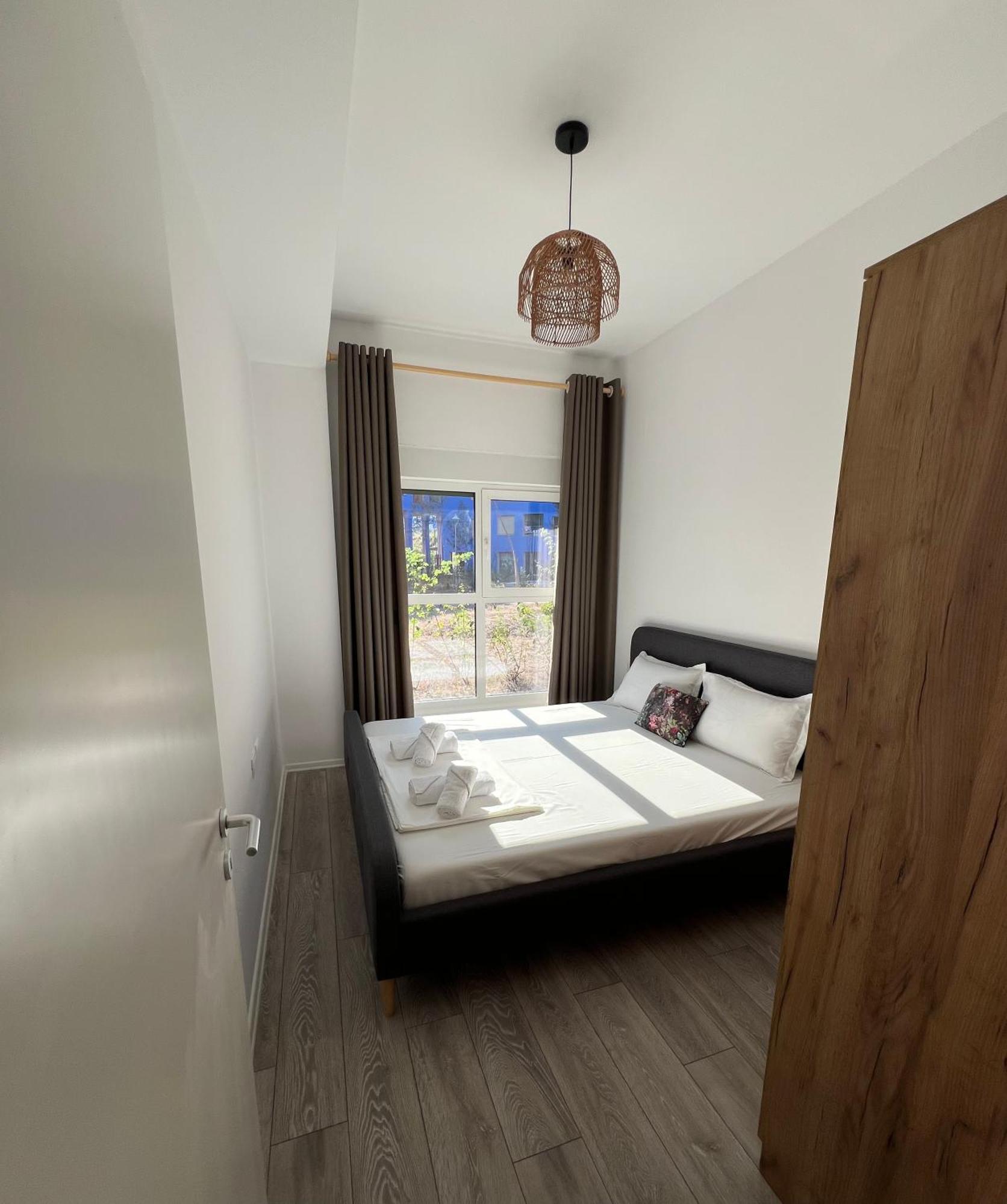 Sunflower Apartment ติรานา ภายนอก รูปภาพ