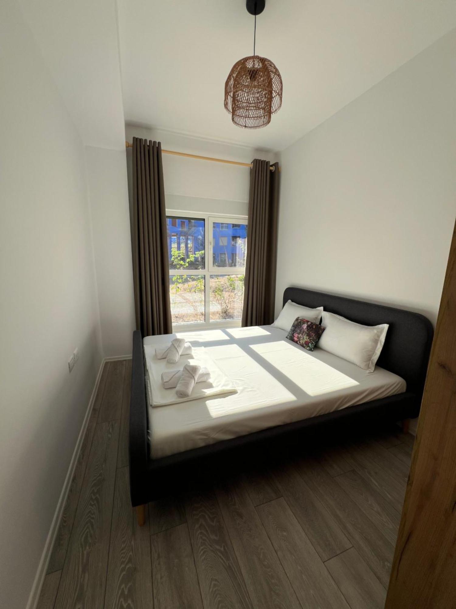 Sunflower Apartment ติรานา ภายนอก รูปภาพ