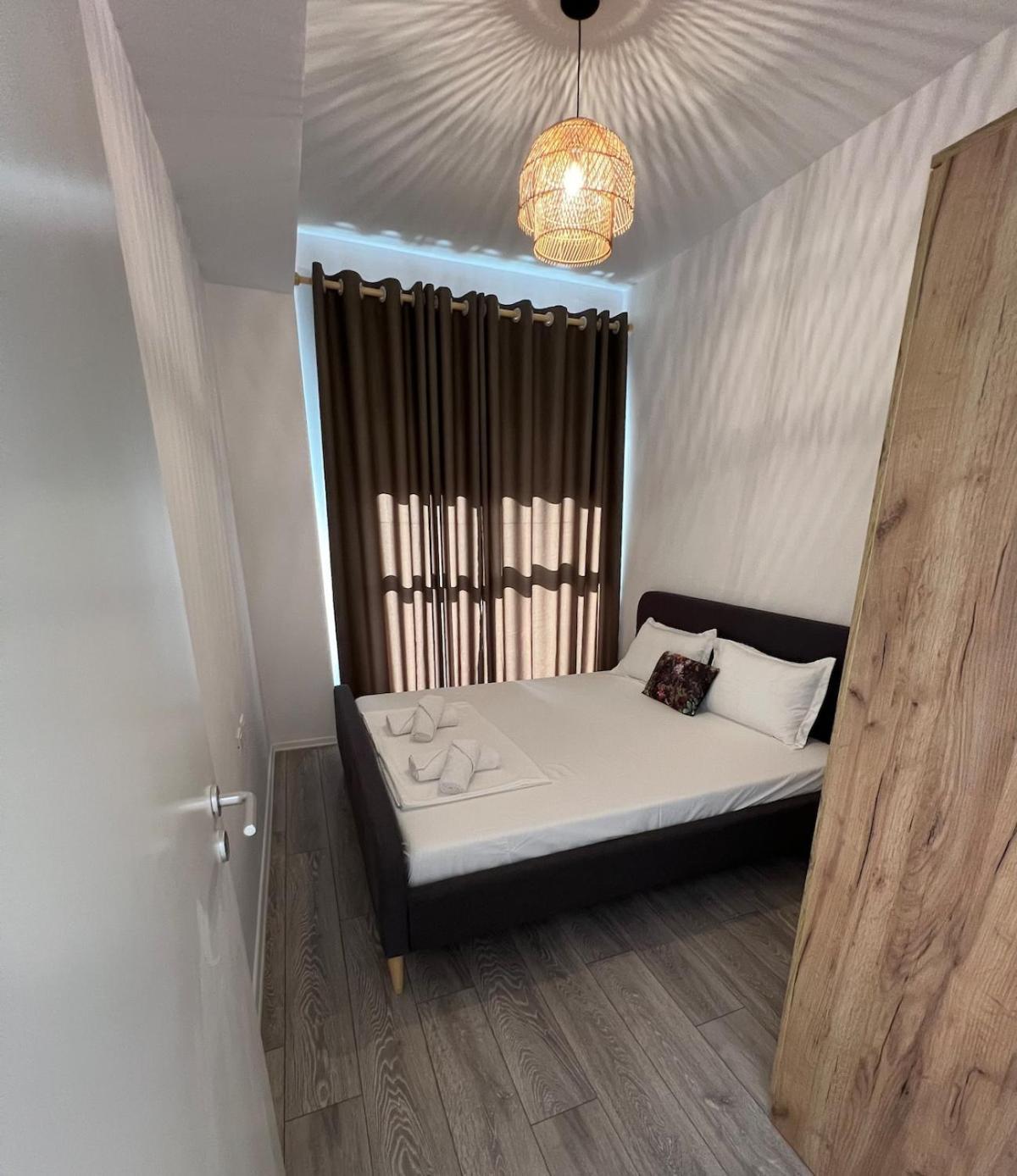 Sunflower Apartment ติรานา ภายนอก รูปภาพ